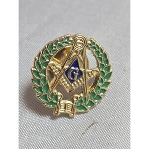 Masonic Gold Tone Pin Tie Tack with Green Wreath